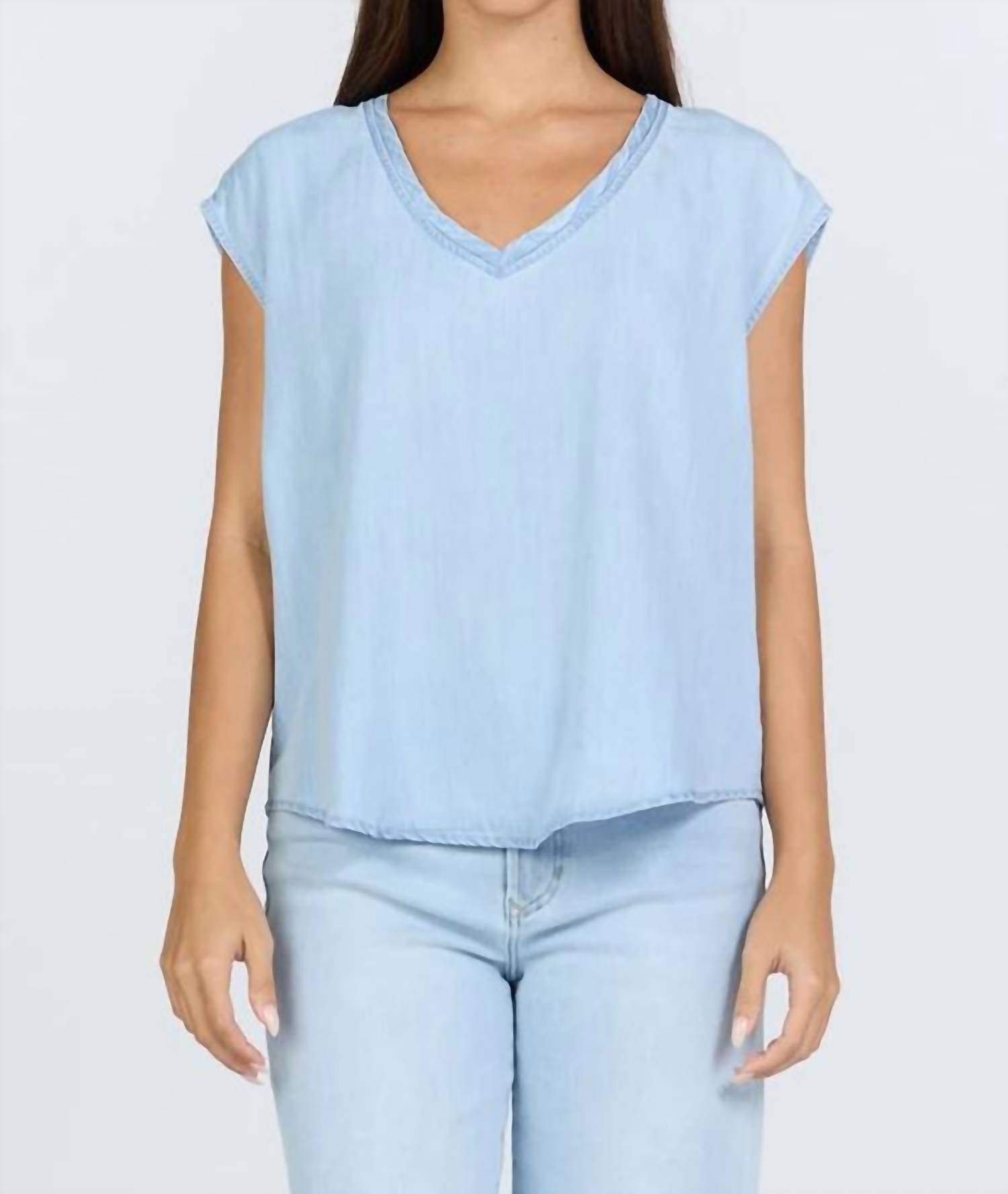 New Dear John Denim Yanis V Neck Cap Sleeve Top In Skyway Light Wash